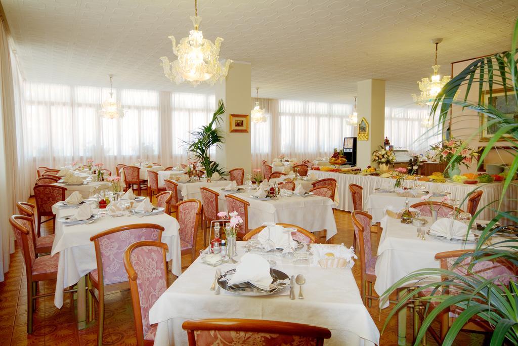 Hotel Victoria Bibione Exterior photo