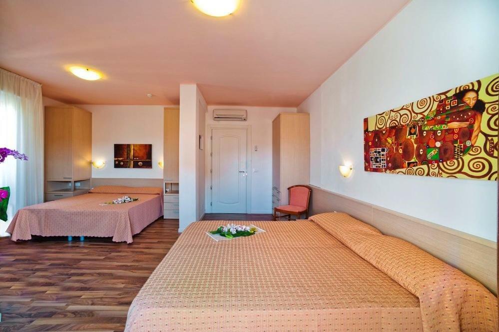 Hotel Victoria Bibione Exterior photo